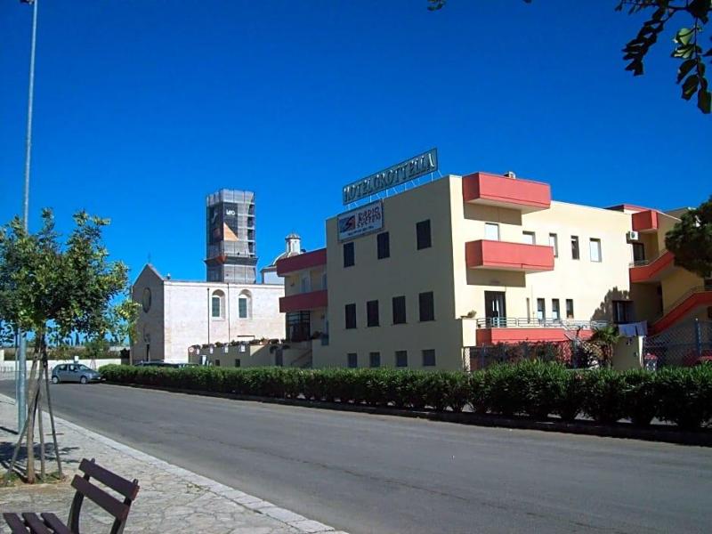Hotel Nuova Grottella image