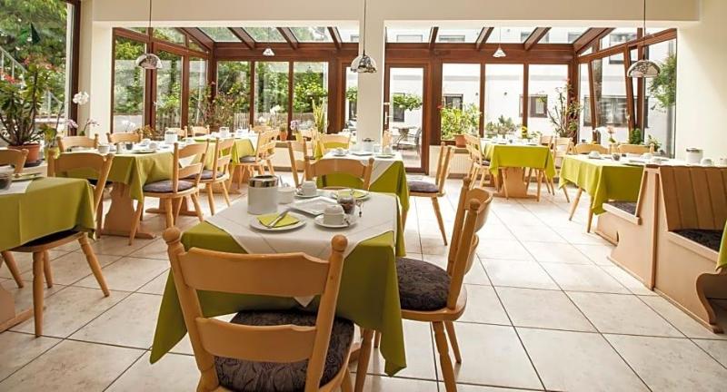 Hotel Janssen image