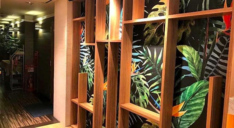 City Hotel Southern Cross image
