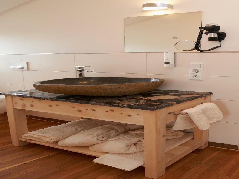 Lindengut Biohotel image