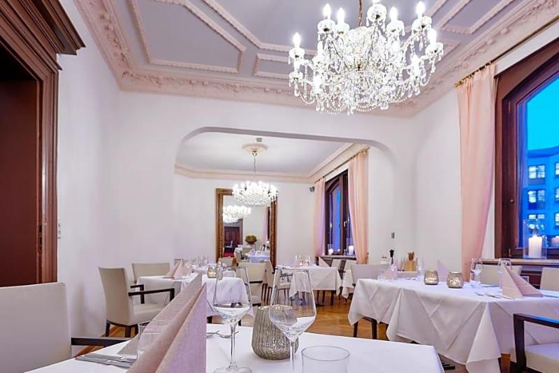 Villa Boutique Hotel image