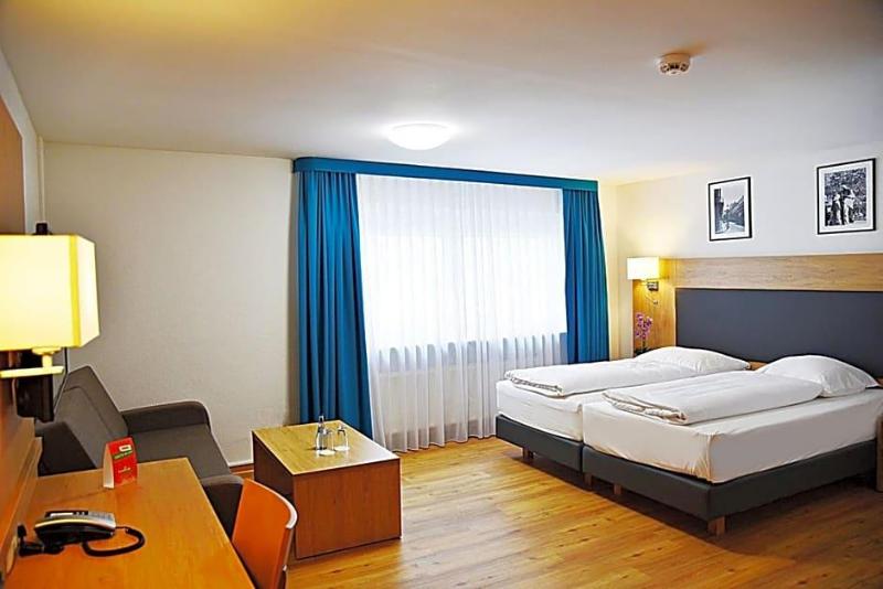 Garni Hotel Zur Krone image