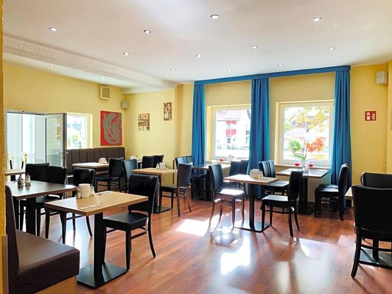 Garni Hotel Zur Krone image