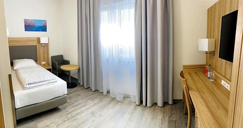 Garni Hotel Zur Krone image