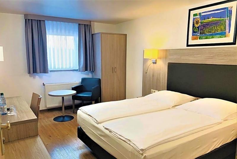 Garni Hotel Zur Krone image