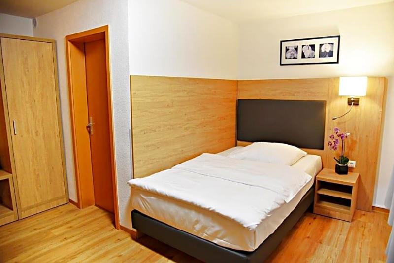 Garni Hotel Zur Krone image
