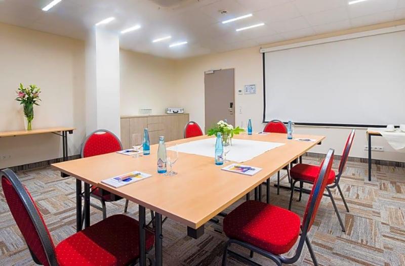 Maximilian Hotel Apartments Weil Am Rhein Basel image