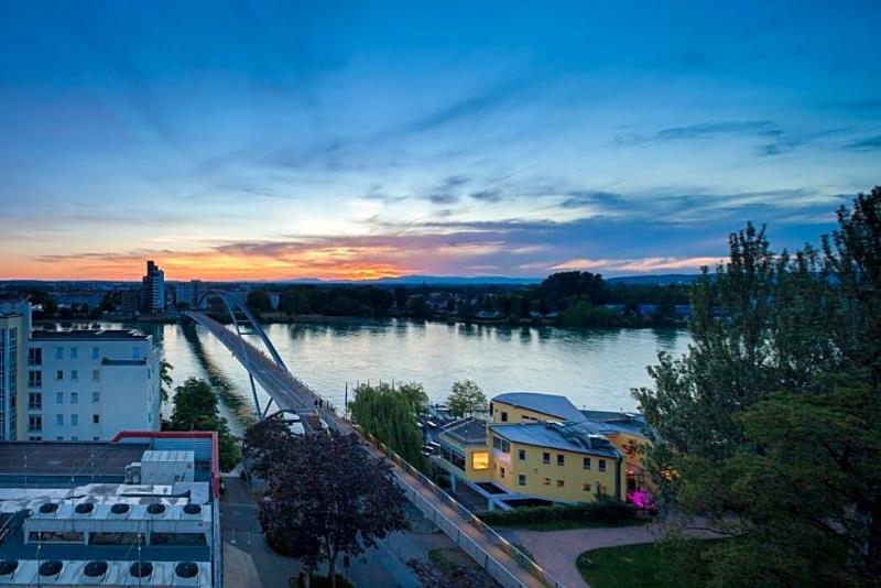 Maximilian Hotel Apartments Weil Am Rhein Basel image