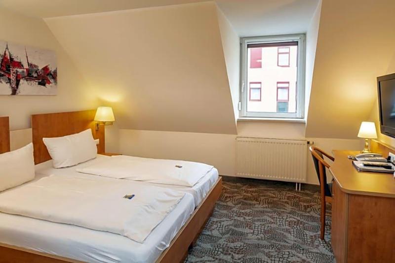 Maximilian Hotel Apartments Weil Am Rhein Basel image