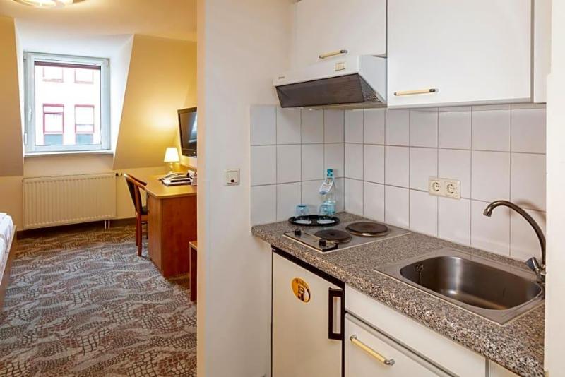 Maximilian Hotel Apartments Weil Am Rhein Basel image