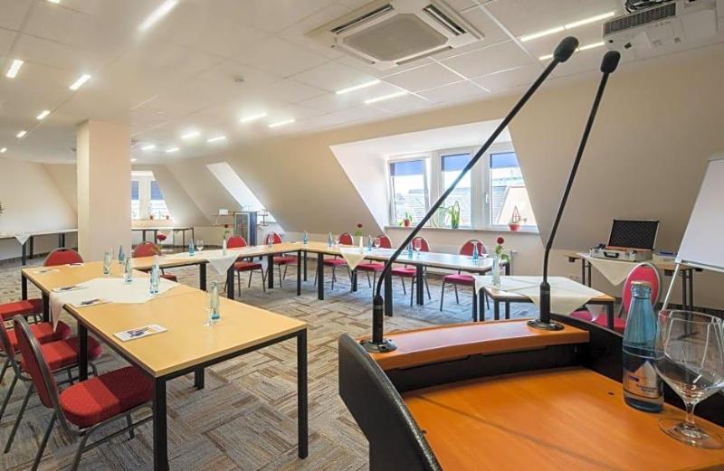 Maximilian Hotel Apartments Weil Am Rhein Basel image