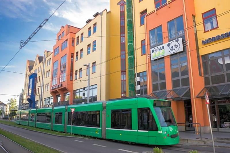 Maximilian Hotel Apartments Weil Am Rhein Basel image