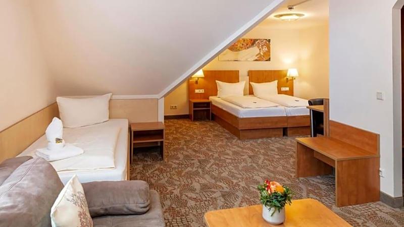 Maximilian Hotel Apartments Weil Am Rhein Basel image