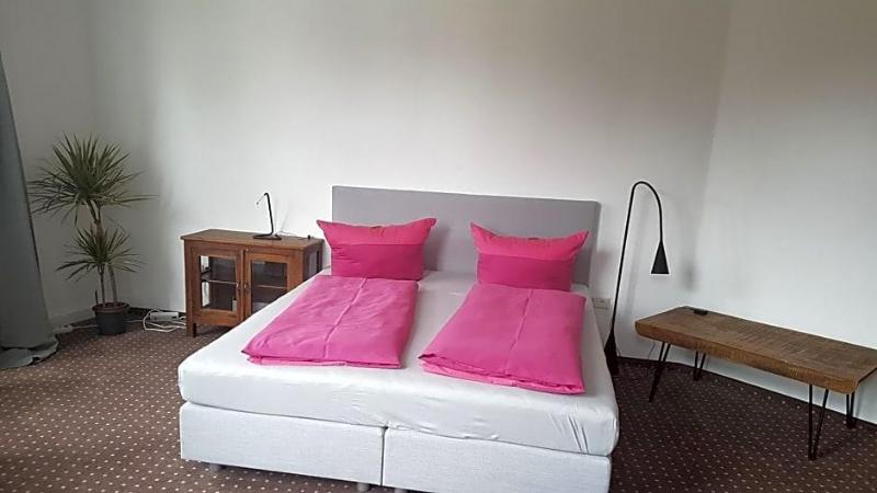 Schillers Hotel Cafv Garni image