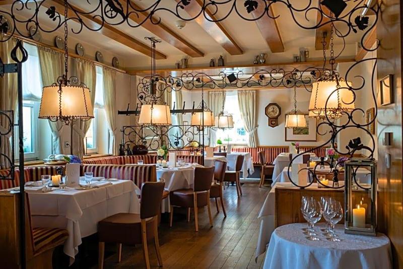 Zeller Hotel Restaurant image