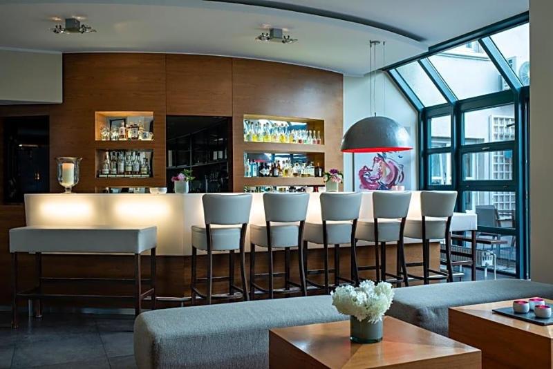 Zeller Hotel Restaurant image
