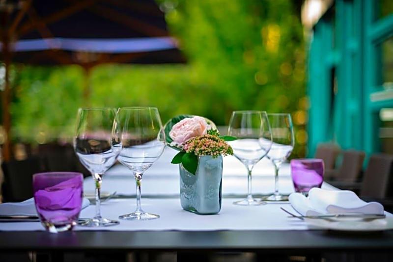 Zeller Hotel Restaurant image