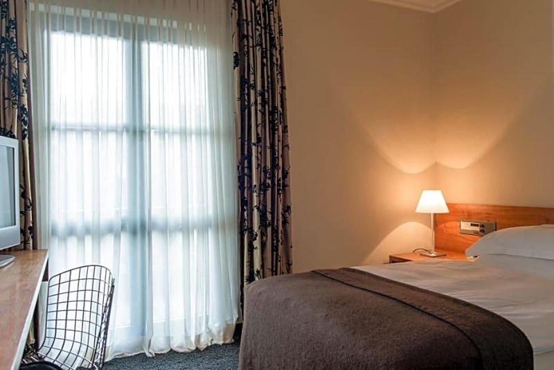 Zeller Hotel Restaurant image