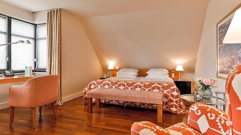 Zeller Hotel Restaurant image