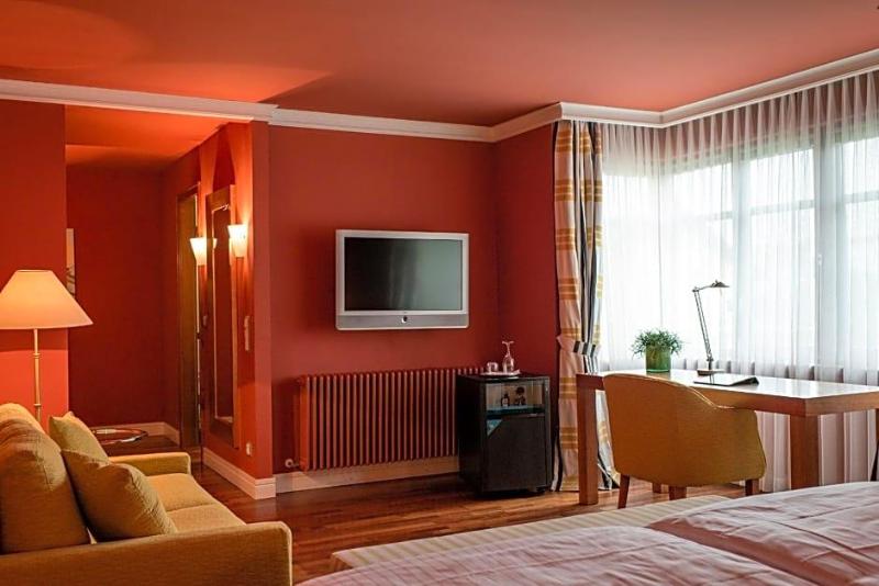 Zeller Hotel Restaurant image