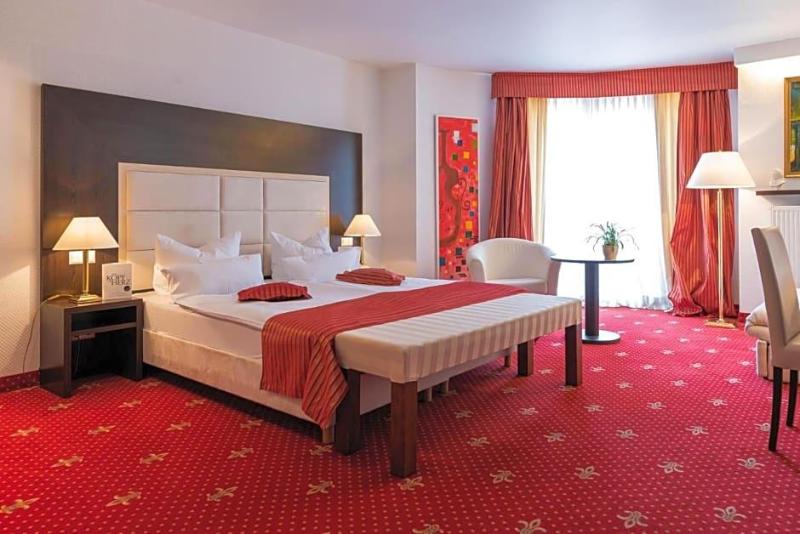 Hotel Central image