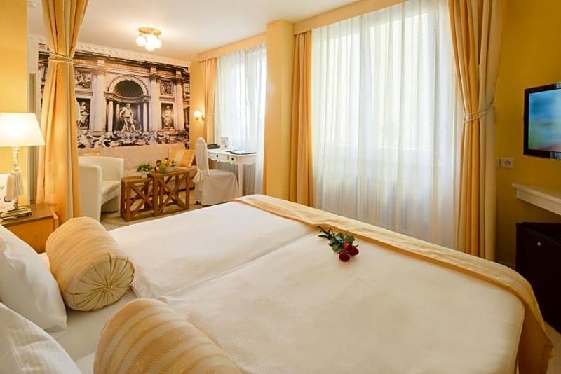 Hotel Central image