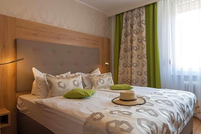 Hotel Central image