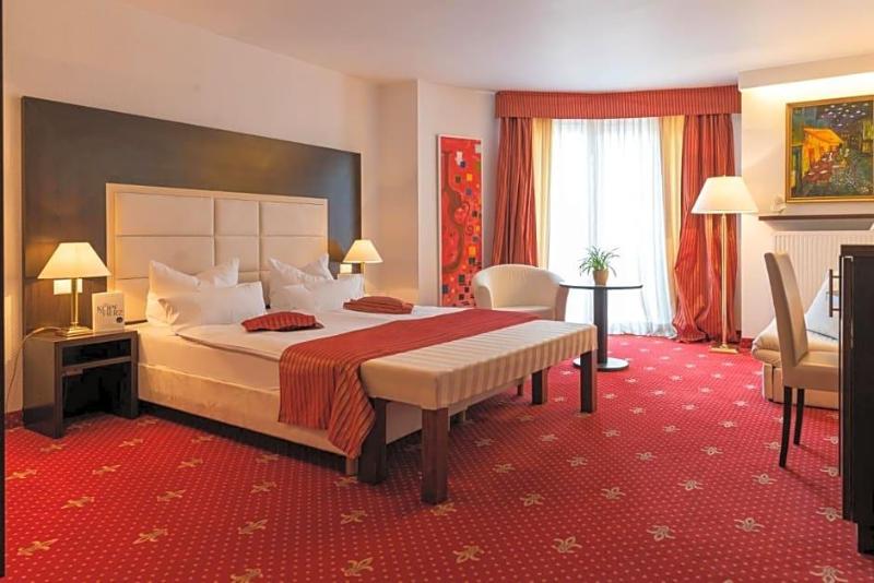 Hotel Central image