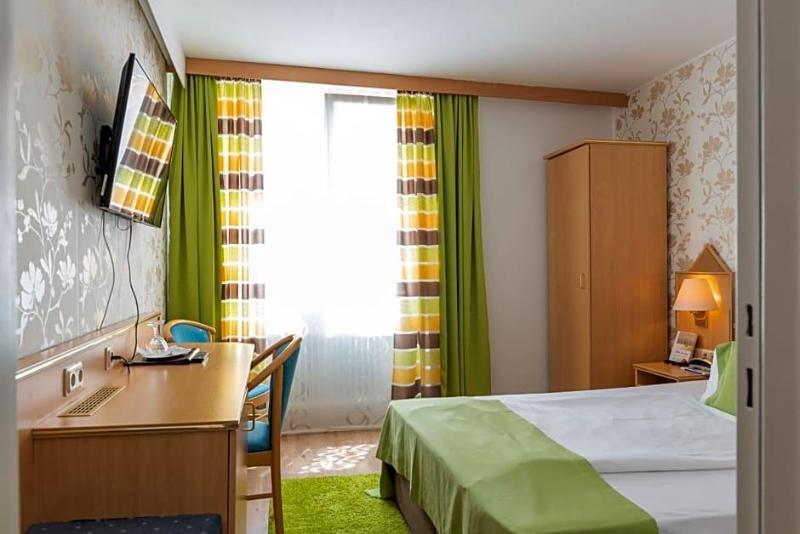Hotel Central image