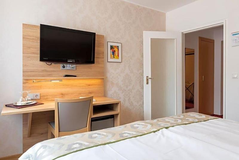Hotel Central image