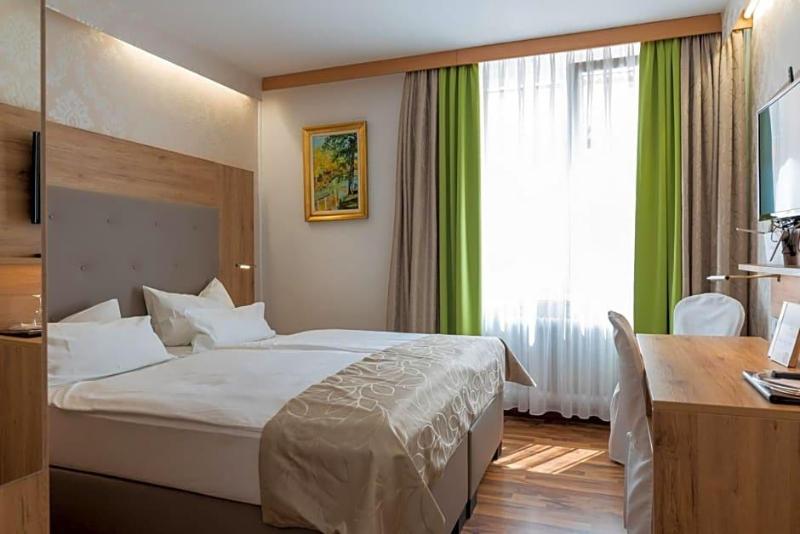 Hotel Central image