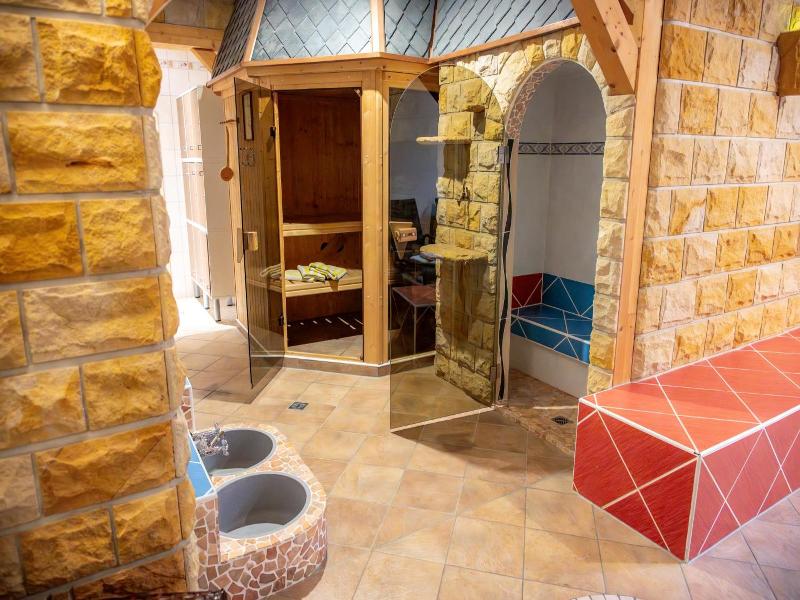 Aara Hotel image
