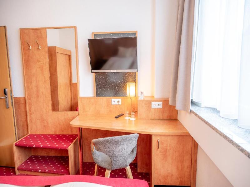 Aara Hotel image