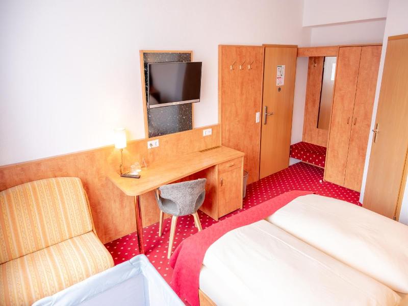 Aara Hotel image