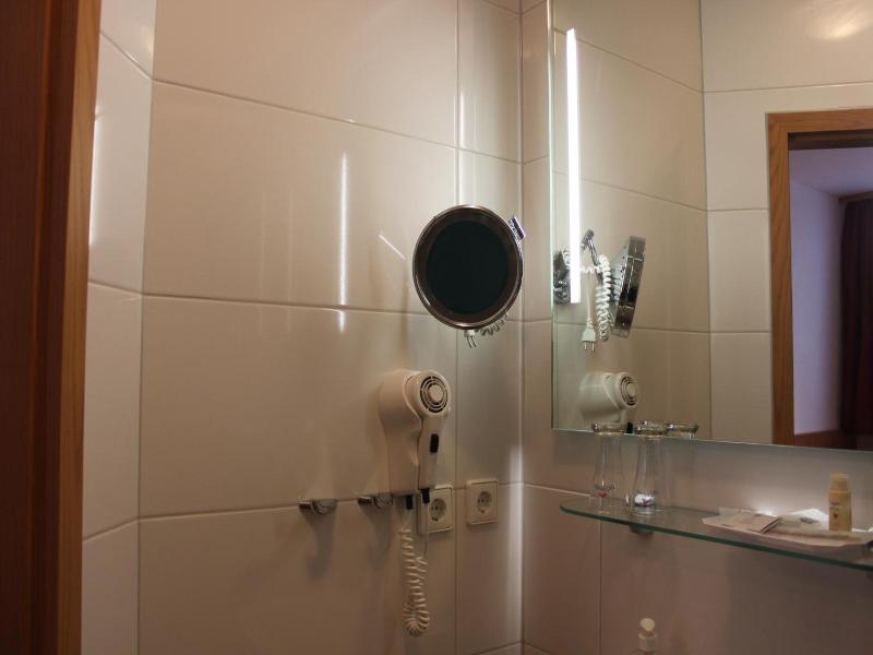 Aara Hotel image