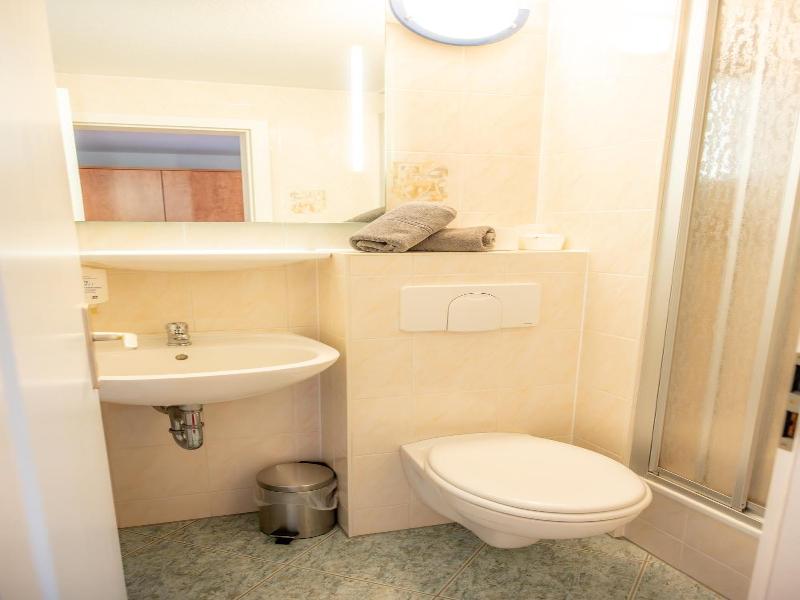 Aara Hotel image