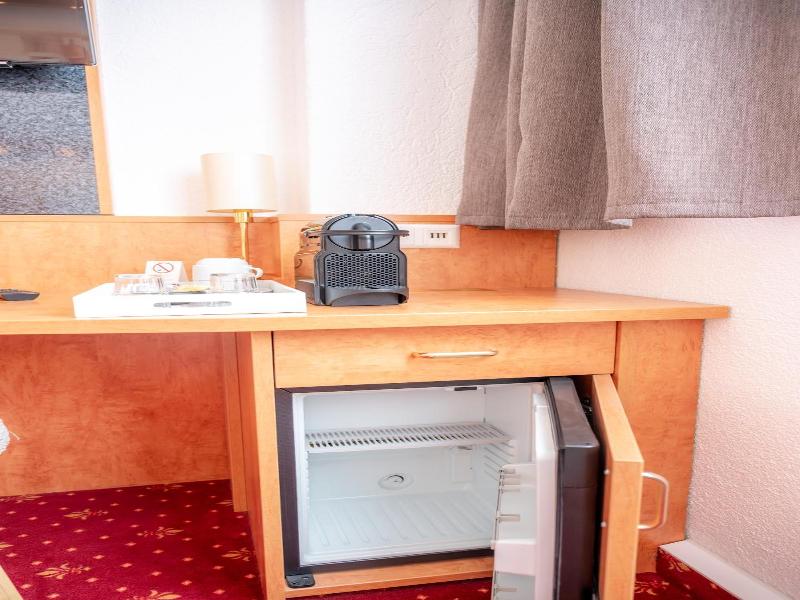Aara Hotel image