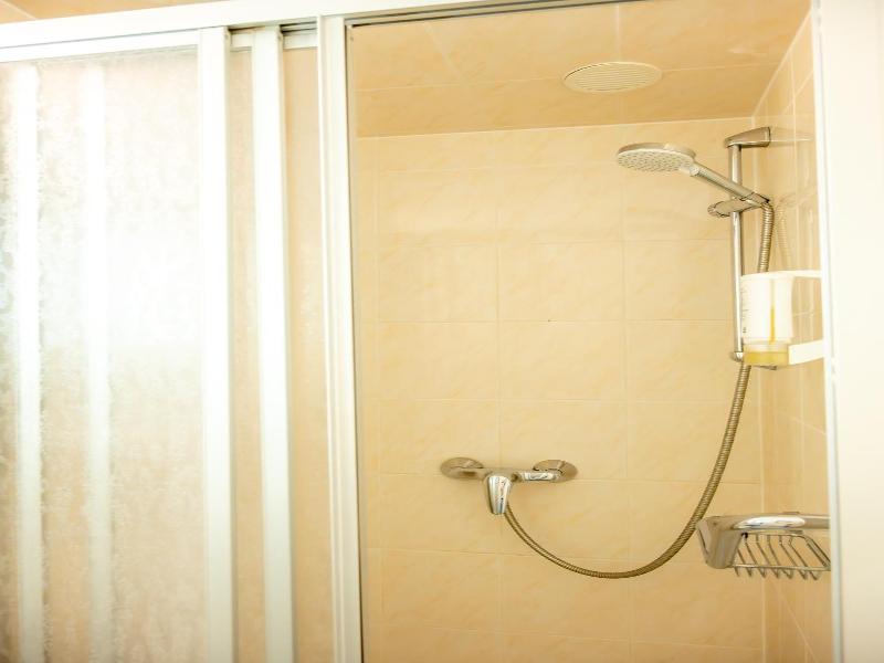 Aara Hotel image