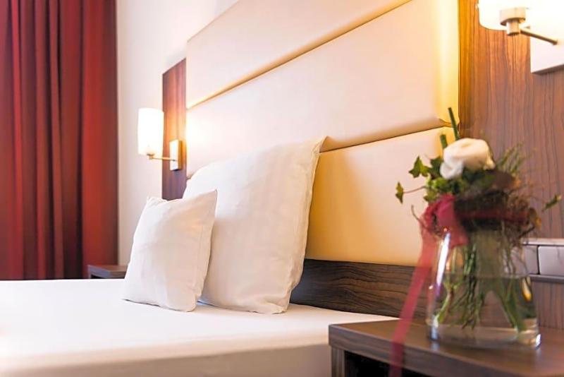 Adler Hotel Restaurant Grovu Gerau image