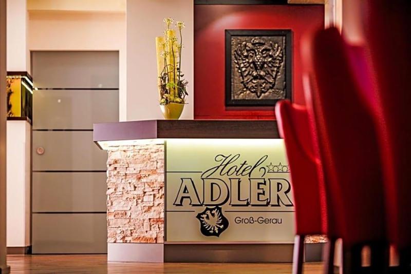 Adler Hotel Restaurant Grovu Gerau image