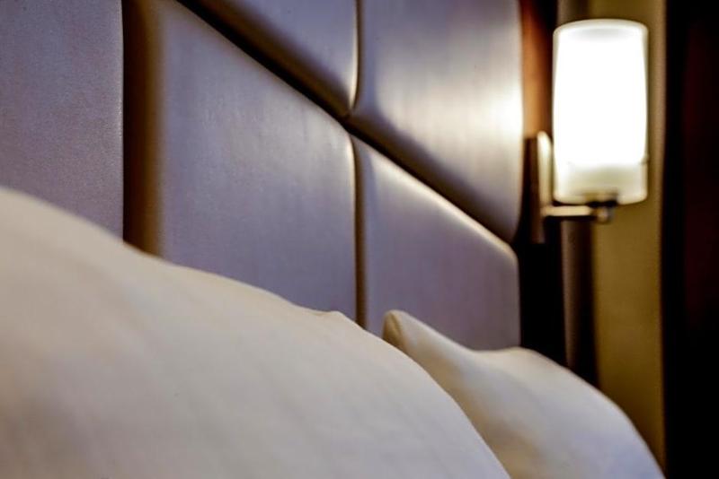 Adler Hotel Restaurant Grovu Gerau image