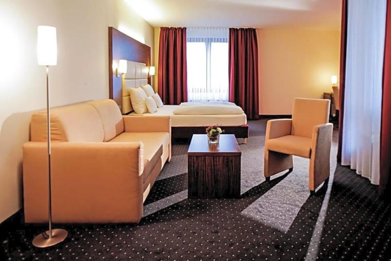 Adler Hotel Restaurant Grovu Gerau image