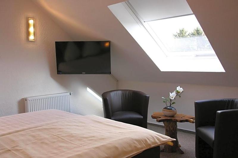 Hotel Zur Wasserburg image