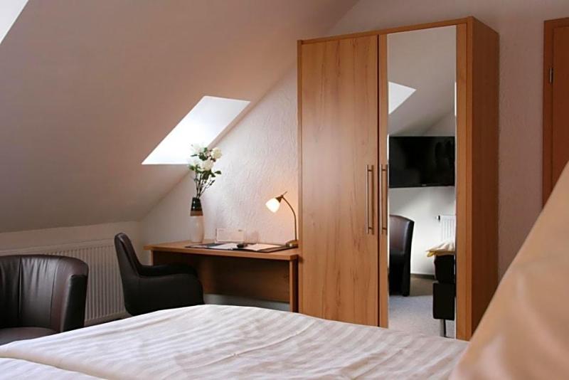 Hotel Zur Wasserburg image