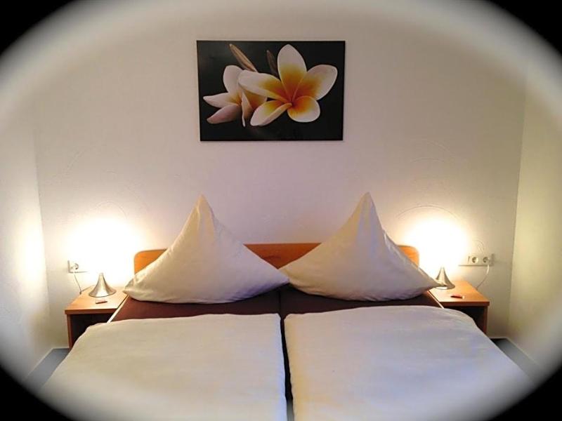 Hotel Zur Wasserburg image