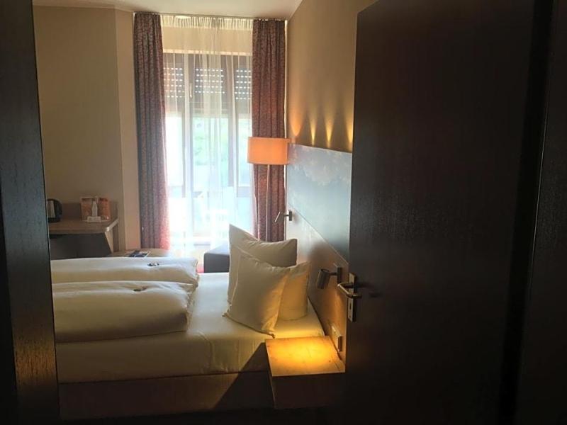 Parkhotel Leiser image
