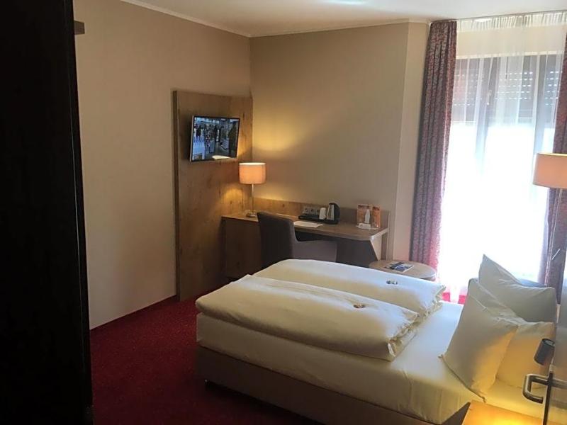 Parkhotel Leiser image