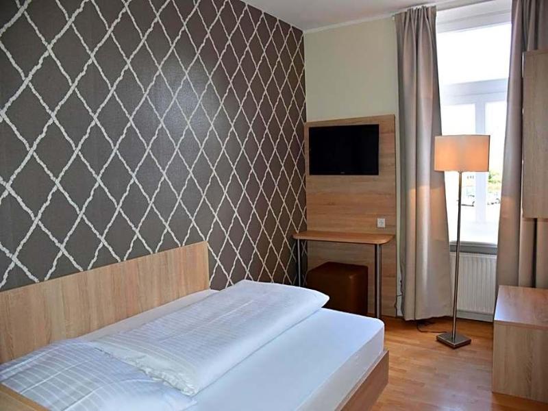 Dom Hotel image