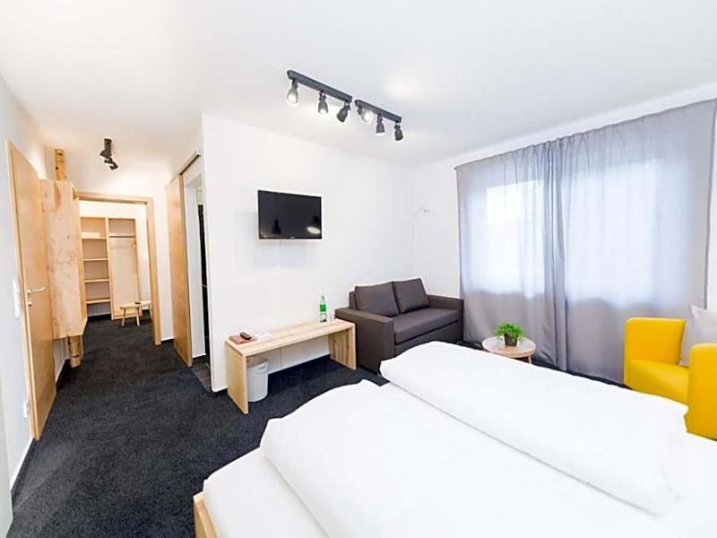 Hotel Rhv Nhof image