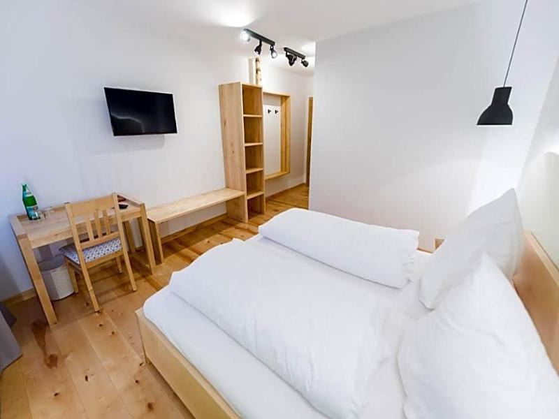 Hotel Rhv Nhof image